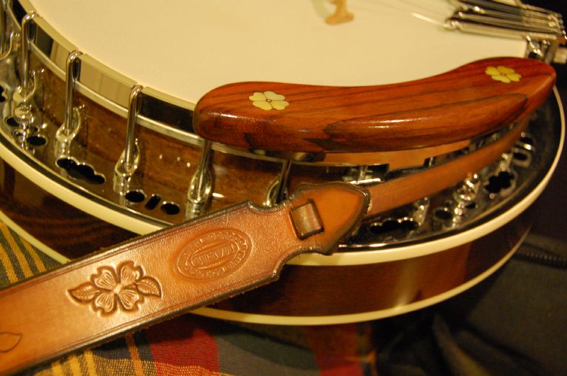 Deering Lambswool Padded Cradle Banjo Strap