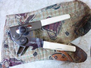 Hand crank can openers - Discussion Forums - Banjo Hangout