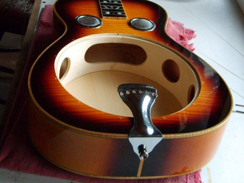 dobro soundwell