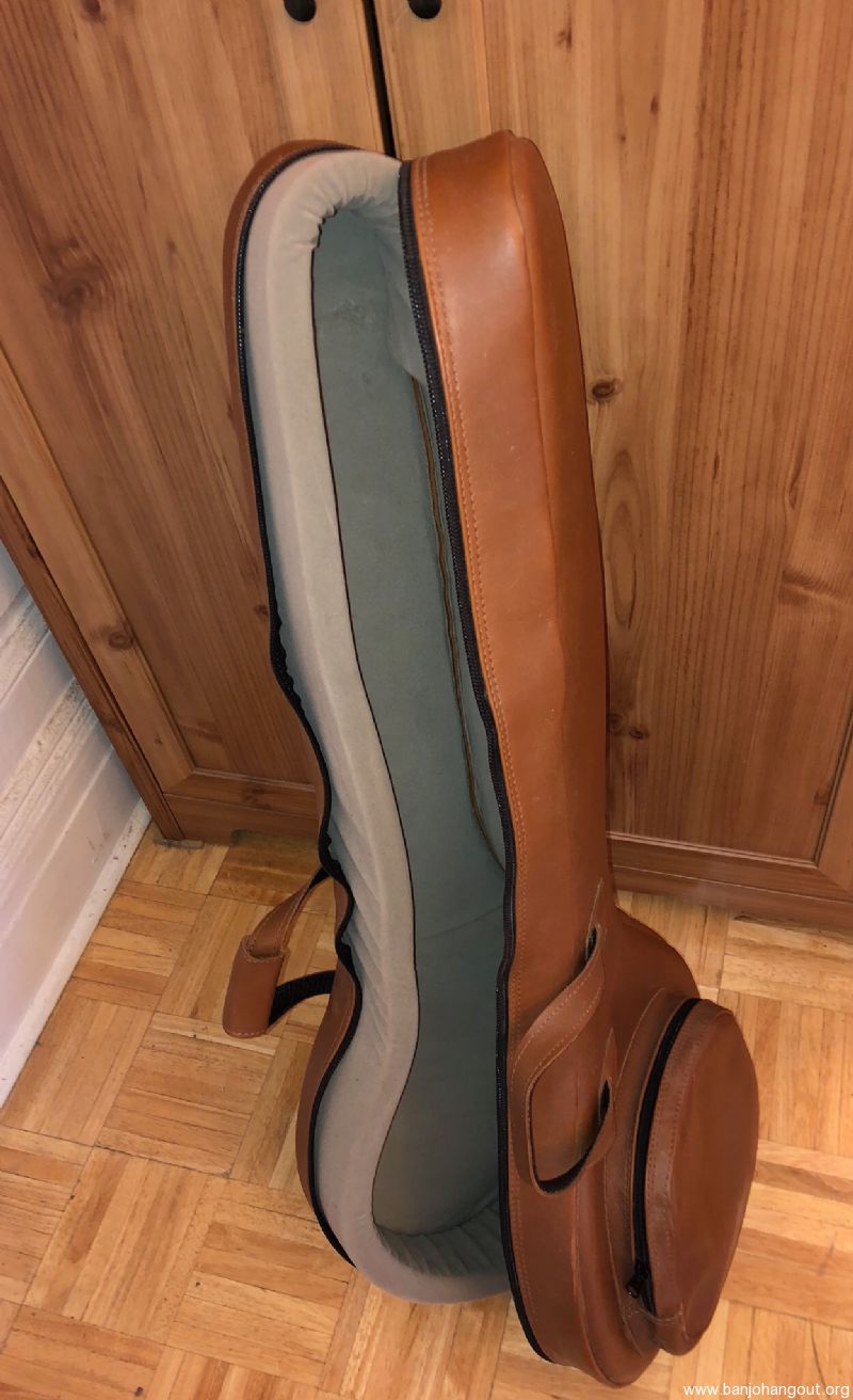 Leather Gig Bag Used Banjo For Sale at BanjoBuyer