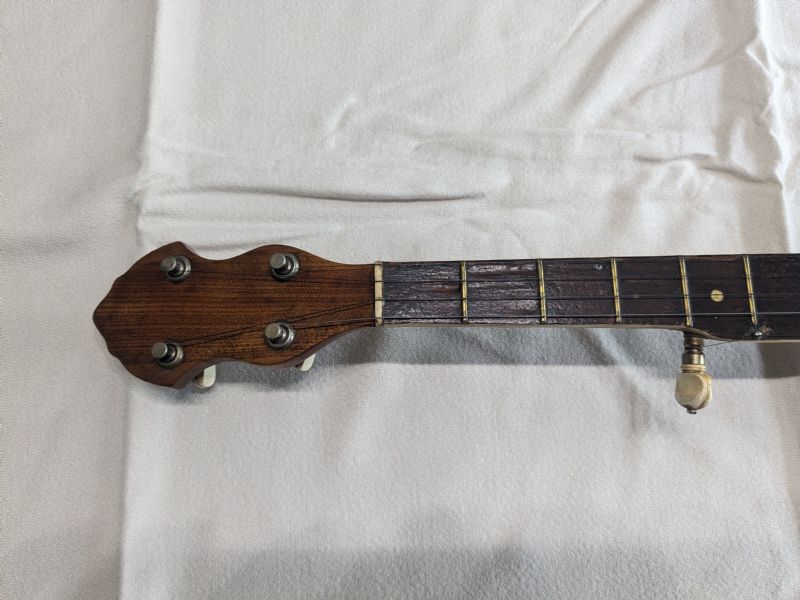 Hello, need help identifying this banjo. - Discussion Forums - Banjo Hangout